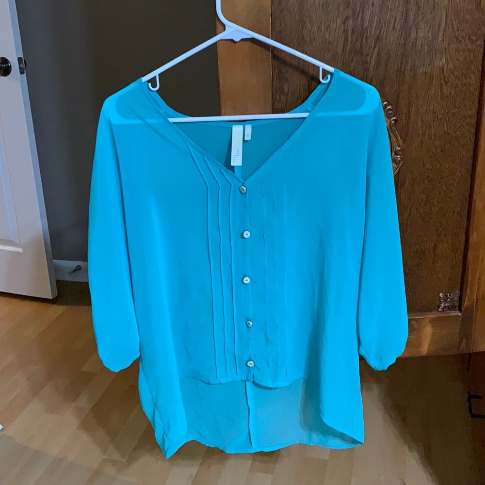 Green Hi-lo button down top
